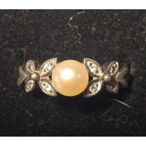 Vintage sterling silver ring sz 8.5